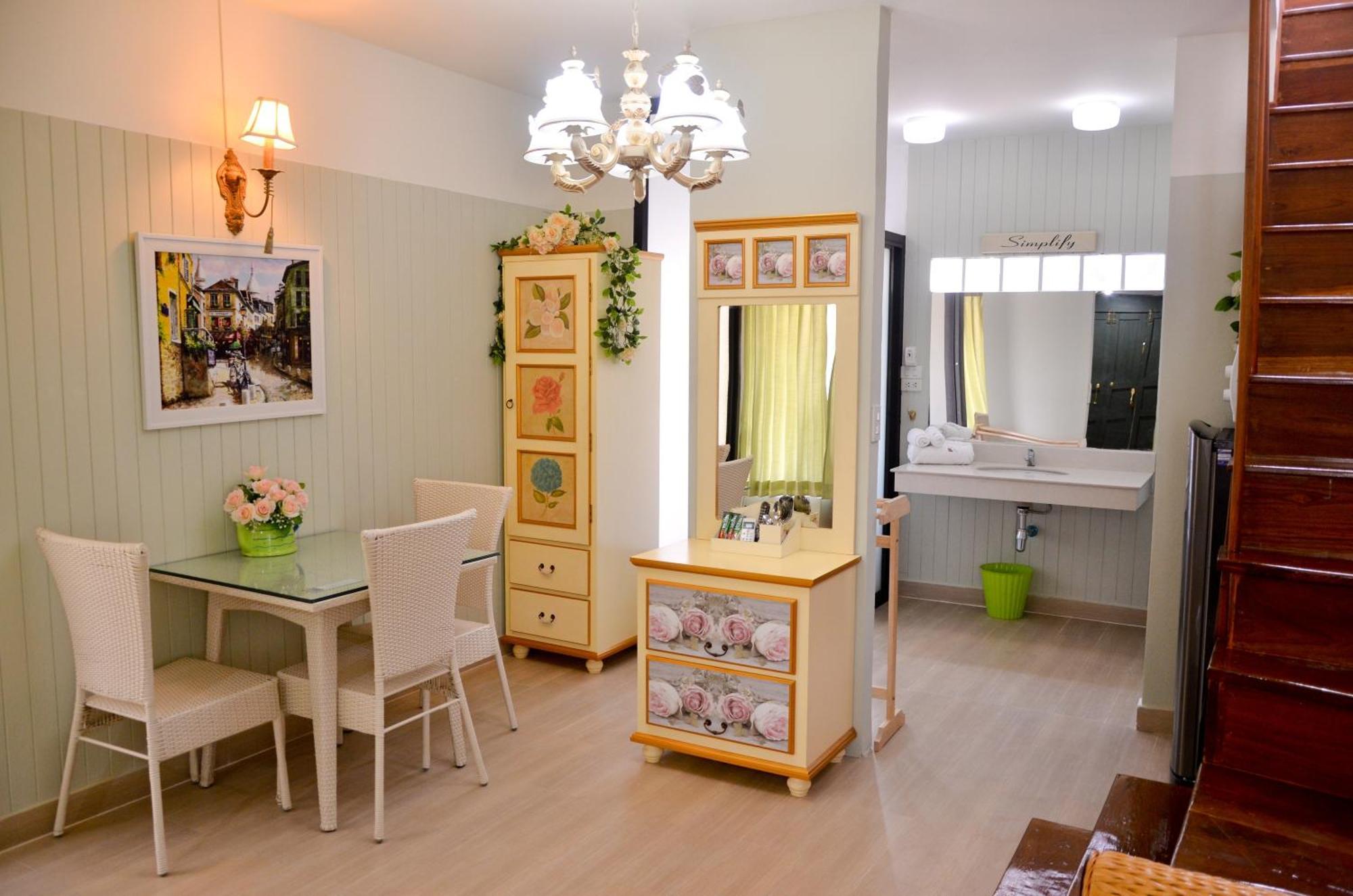 La Riva Boutique Hotel Kamphaeng Phet Extérieur photo