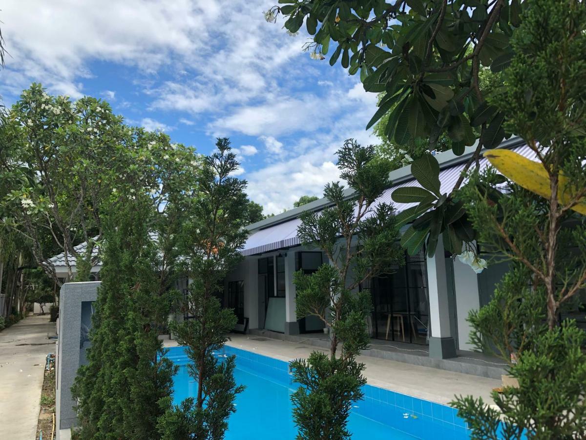 La Riva Boutique Hotel Kamphaeng Phet Extérieur photo